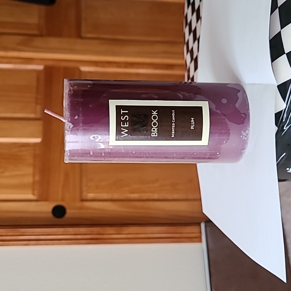 BED BATH AND BEYOND CANDLE NEW